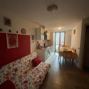 Appartamento La Casa Di Pucci Nel Borgo Affrescato Di Parlasco